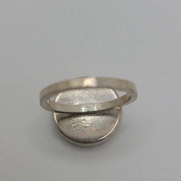 Artisan made green stamp ring silver. Size 5 - Picture 10 of 11